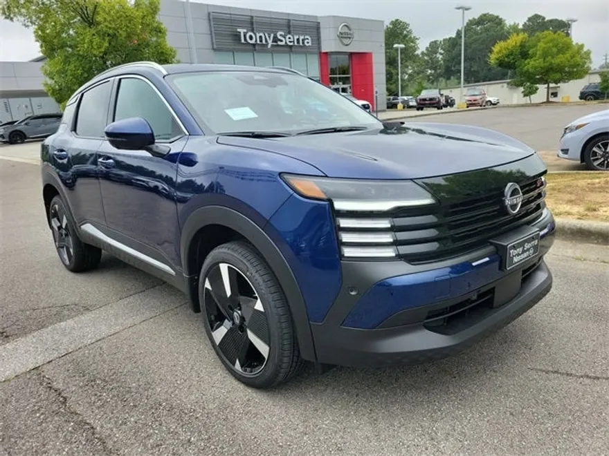 2025 Nissan Kicks SR photo 1