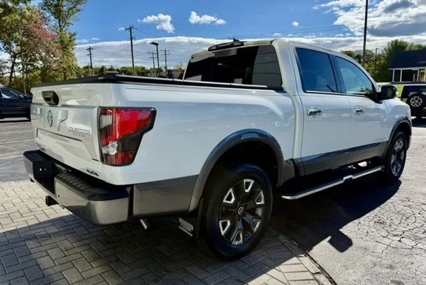 2024 Nissan Titan Platinum Reserve photo 1