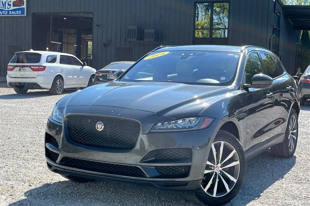 2018 Jaguar F-PACE Prestige photo 1