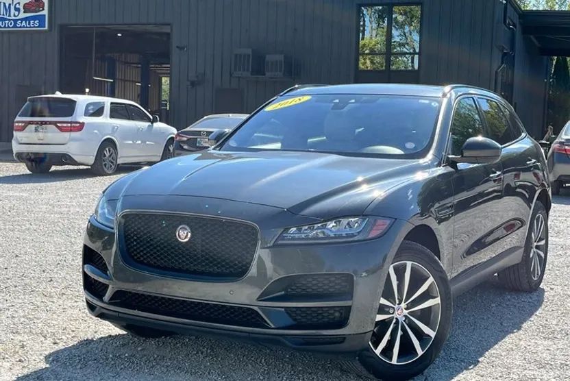 2018 Jaguar F-PACE Prestige photo 1
