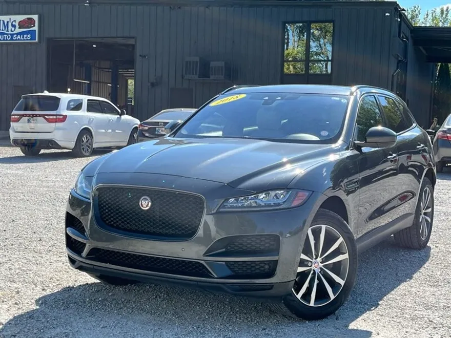 2018 Jaguar F-PACE Prestige photo 1