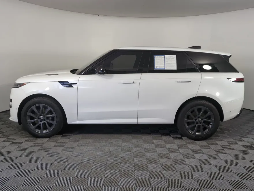 2024 Land Rover Range Rover Sport SE photo 1