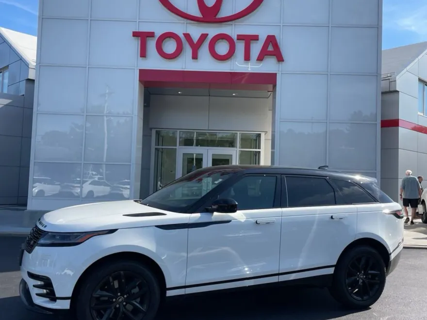 2024 Land Rover Range Rover Velar P250 Dynamic SE photo 1