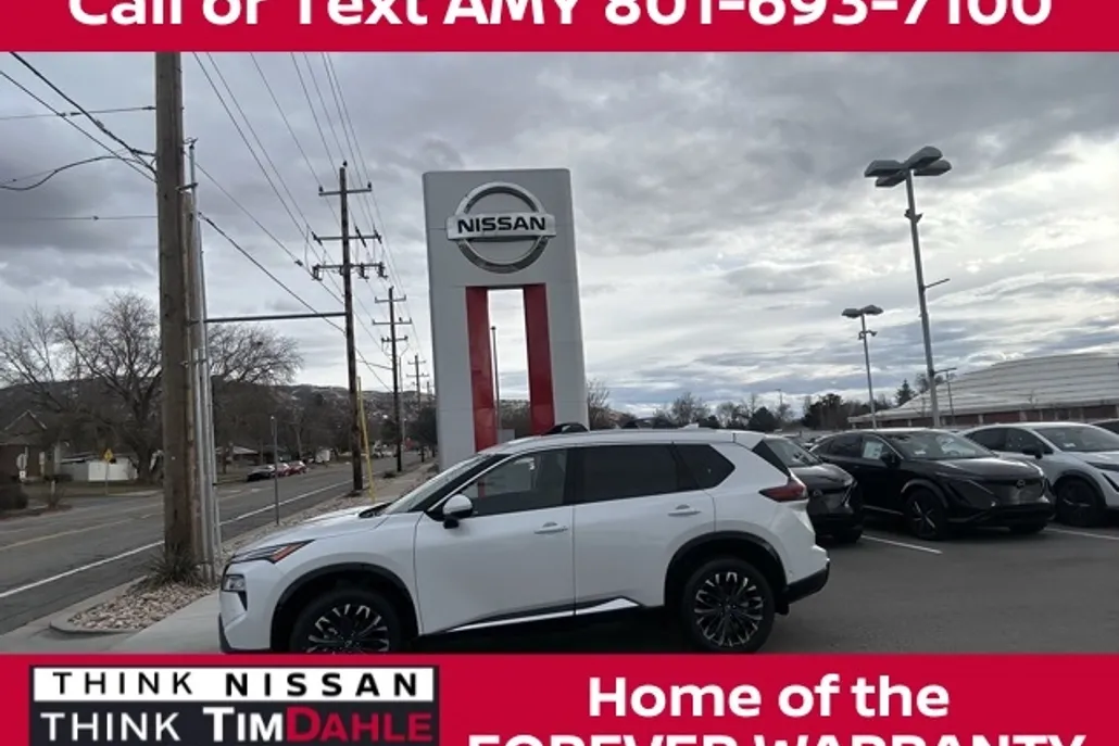 2025 Nissan Rogue Platinum photo 1