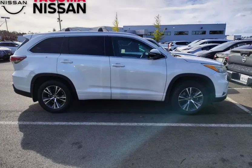2016 Toyota Highlander XLE photo 1