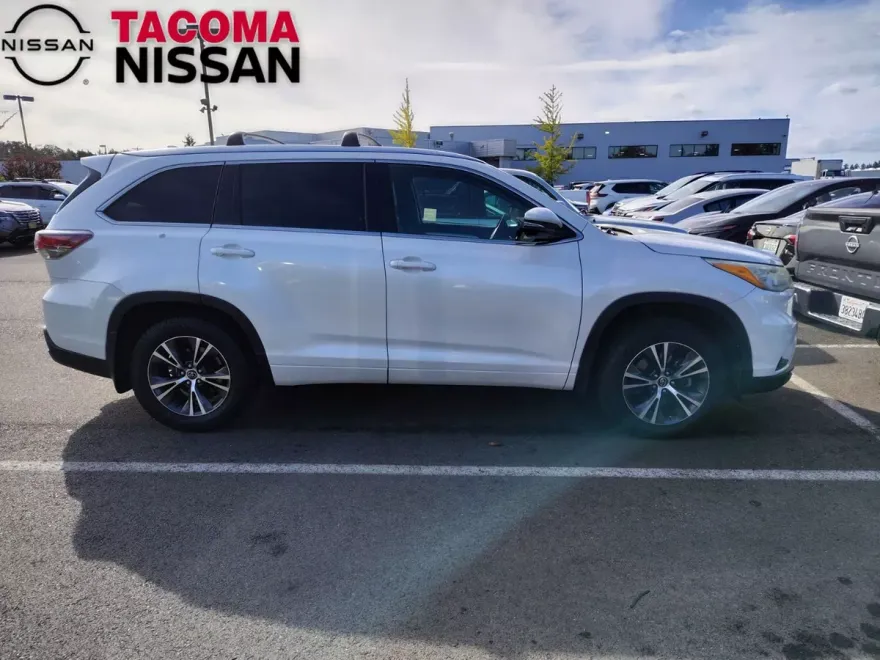 2016 Toyota Highlander XLE photo 1