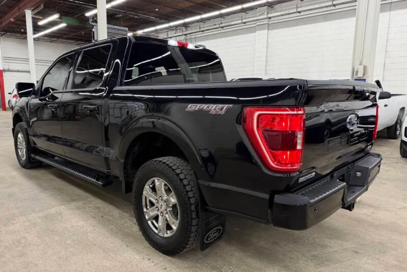 2021 Ford F-150 XLT photo 1