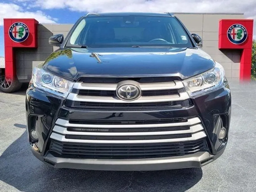 2019 Toyota Highlander SE XLE photo 1