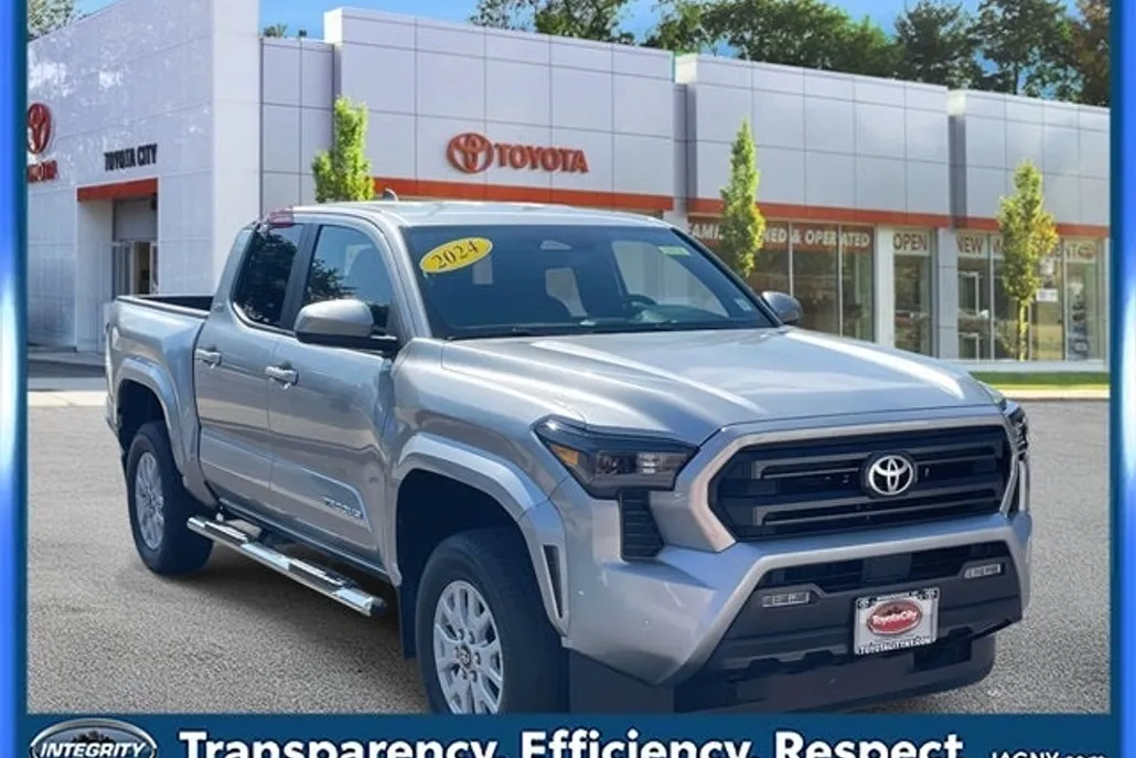 2024 Toyota Tacoma SR5 photo 1