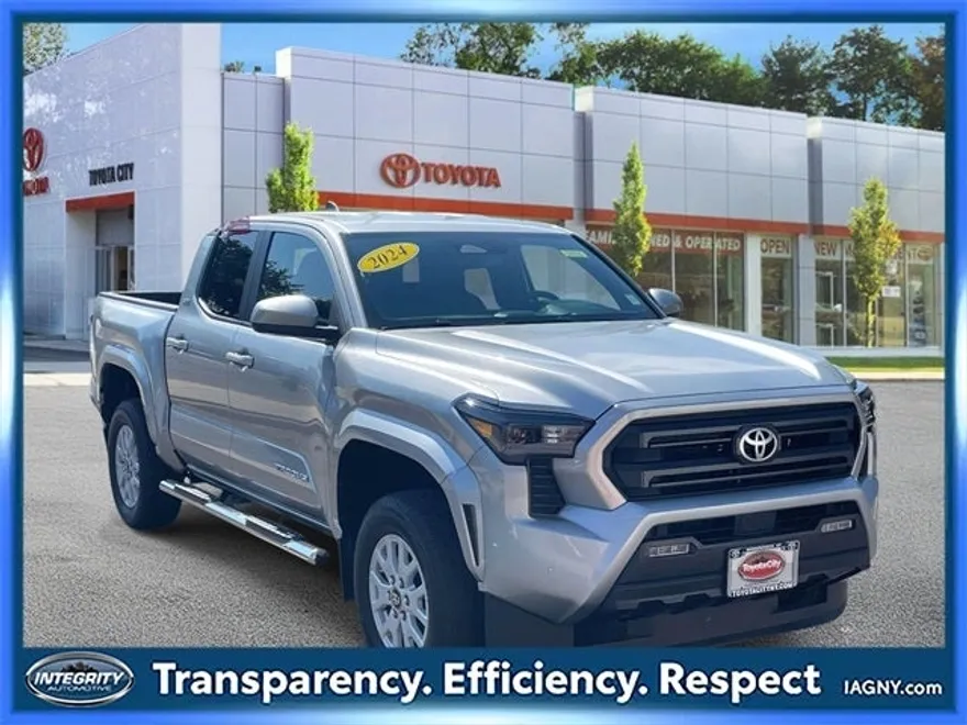 2024 Toyota Tacoma SR5 photo 1