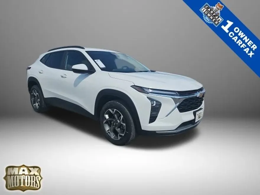 2024 Chevrolet Trax LT photo 1
