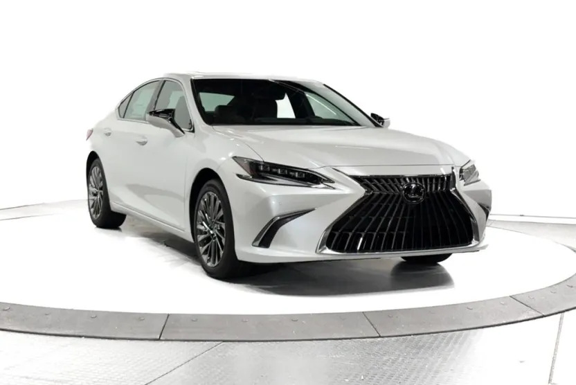 2025 Lexus ES 300h Ultra Luxury photo 1