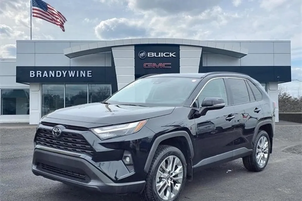 2024 Toyota RAV4 XLE Premium photo 1