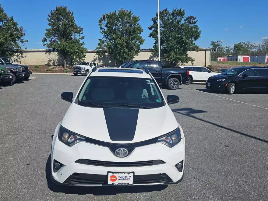 2018 Toyota RAV4 Adventure photo 1