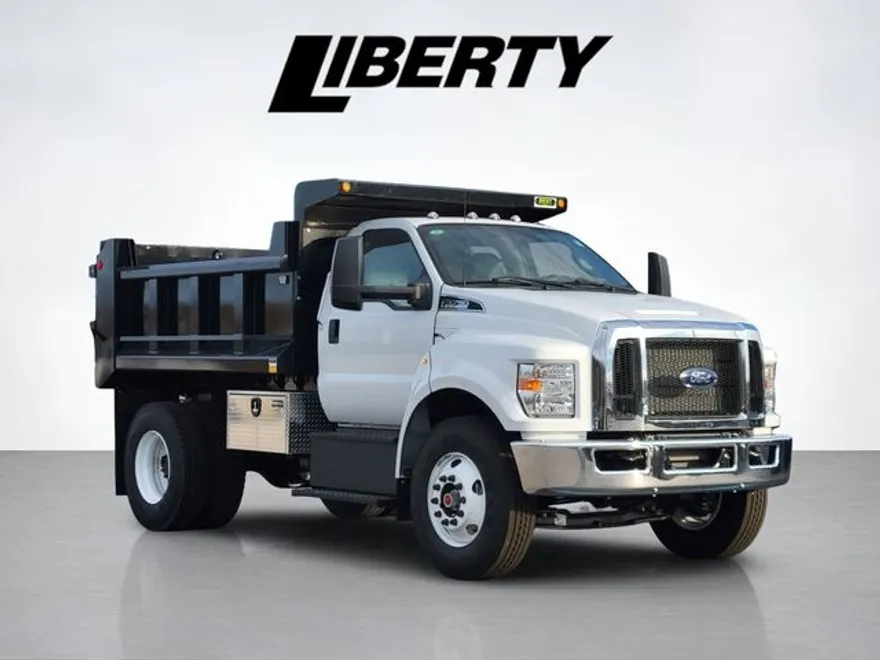 2024 Ford F-750 photo 1