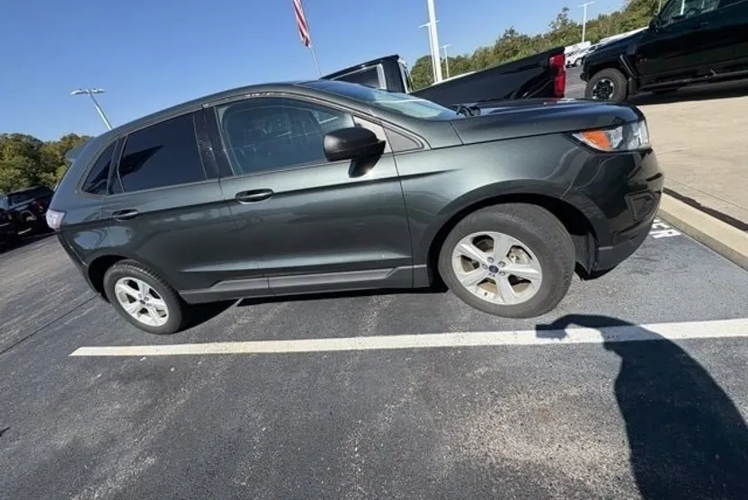 2015 Ford Edge SE photo 1