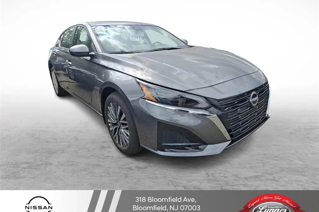 2025 Nissan Altima SV photo 1