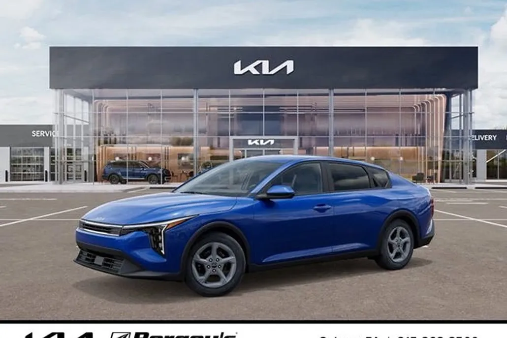2025 Kia K4 LXS photo 1