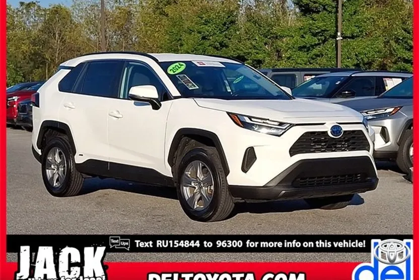 2024 Toyota RAV4 Hybrid XLE photo 1