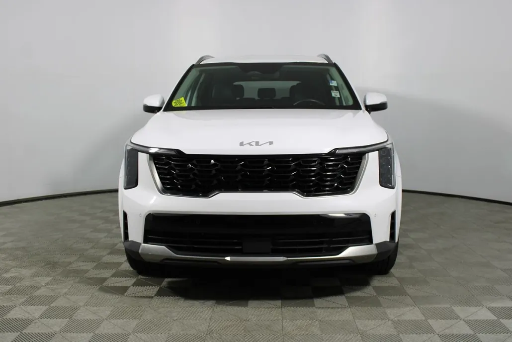 2024 Kia Sorento S photo 1