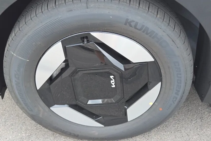 2026 Kia EV9 Light Long Range RWD photo 1