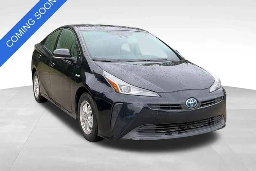 2021 Toyota Prius LE photo 1