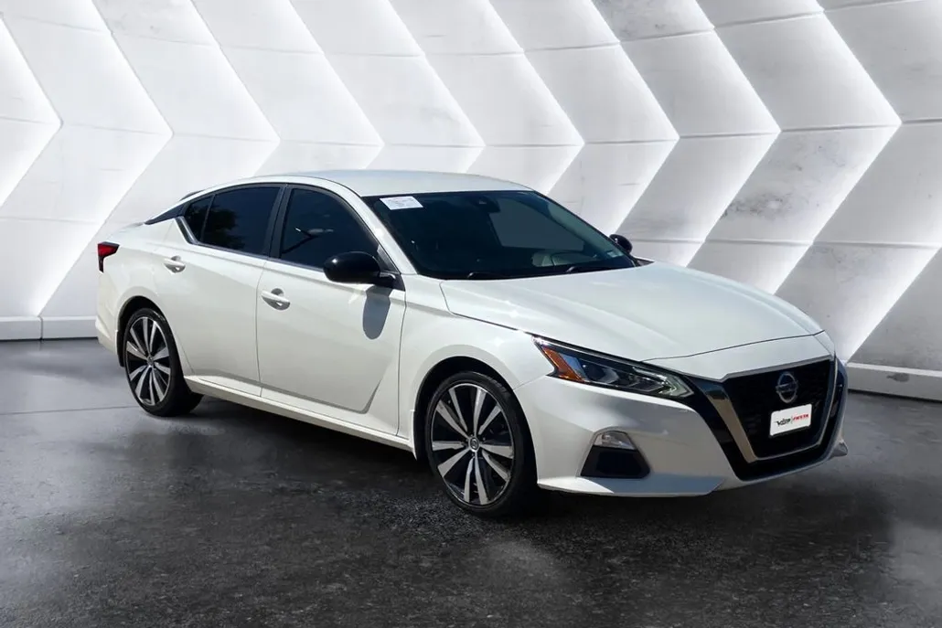 2020 Nissan Altima 2.5 SR photo 1