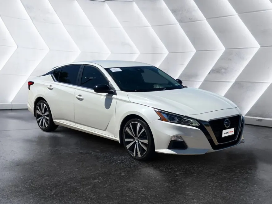 2020 Nissan Altima 2.5 SR photo 1