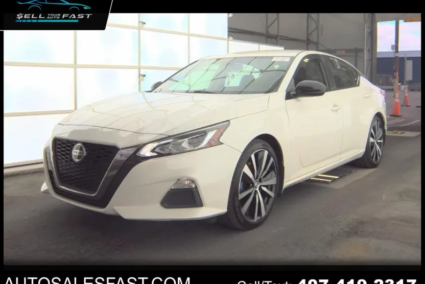 2019 Nissan Altima SR photo 1