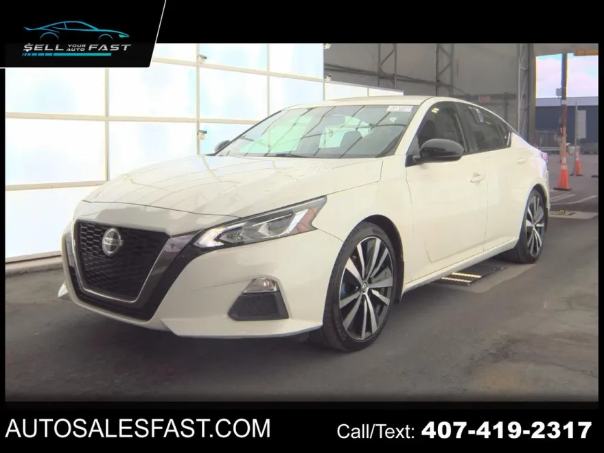 2019 Nissan Altima SR photo 1