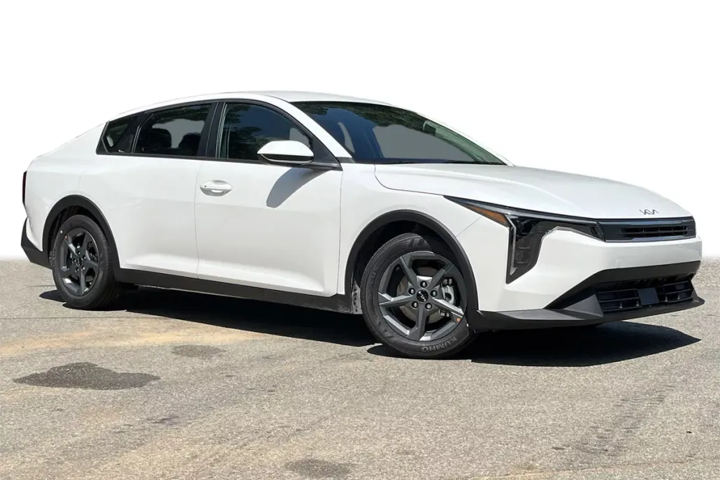 2025 Kia K4 LXS photo 1
