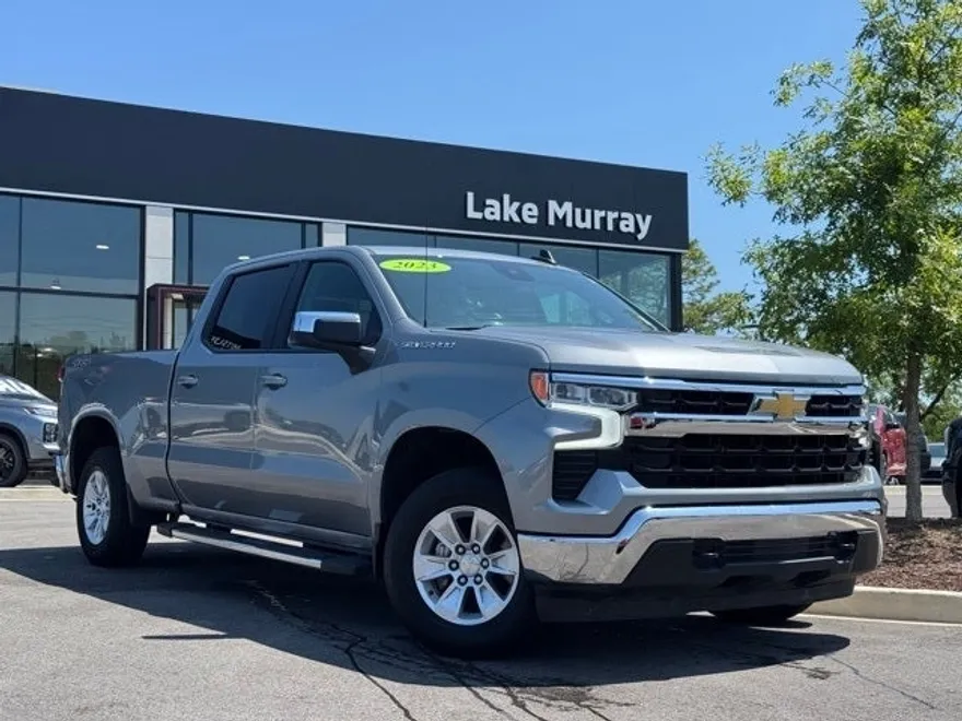 2023 Chevrolet Silverado 1500 LT photo 1