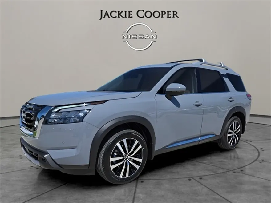 2025 Nissan Pathfinder Platinum photo 1