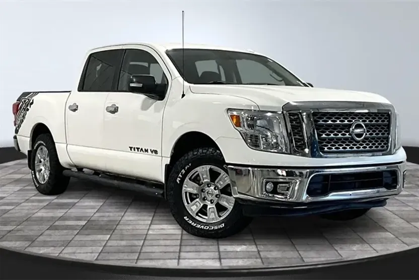 2018 Nissan Titan SL photo 1