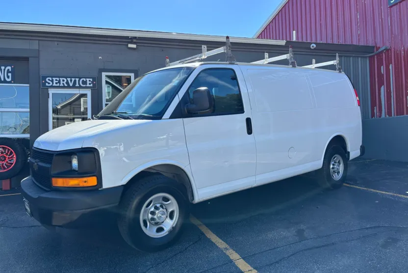 2015 Chevrolet Express Cargo Van 3500 photo 1