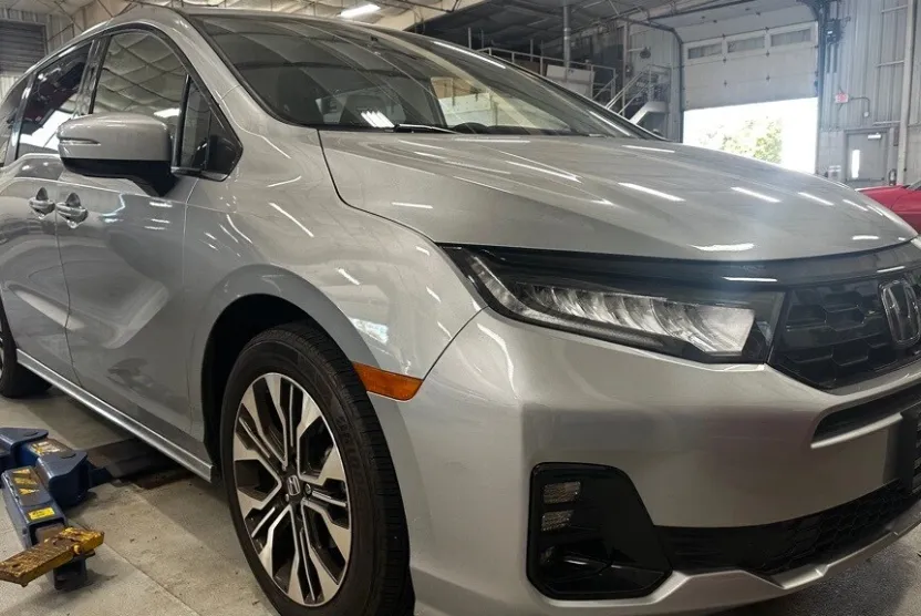 2025 Honda Odyssey Elite photo 1