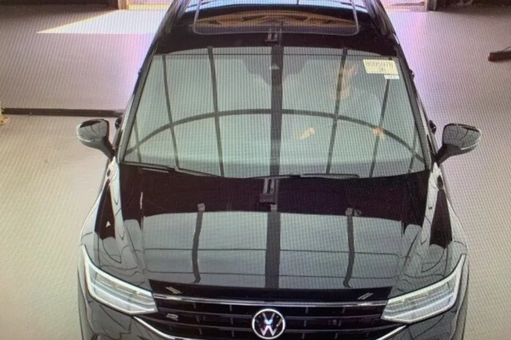 2024 Volkswagen Tiguan SE R-Line Black photo 1