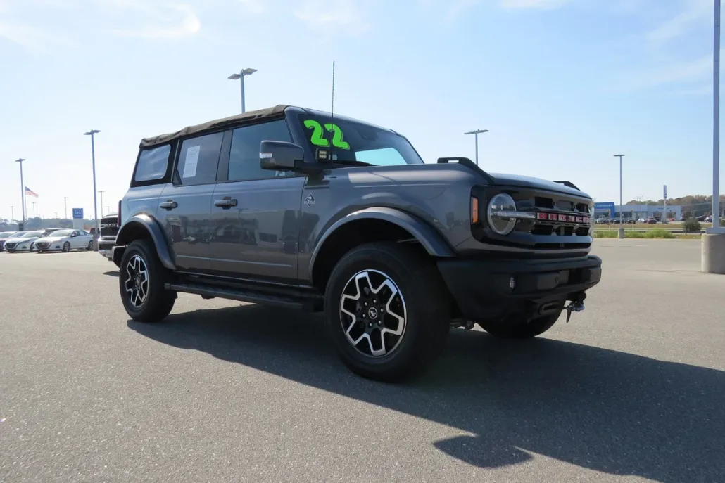 2022 Ford Bronco Outer Banks photo 1