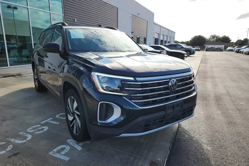 2024 Volkswagen Atlas SE Technology photo 1