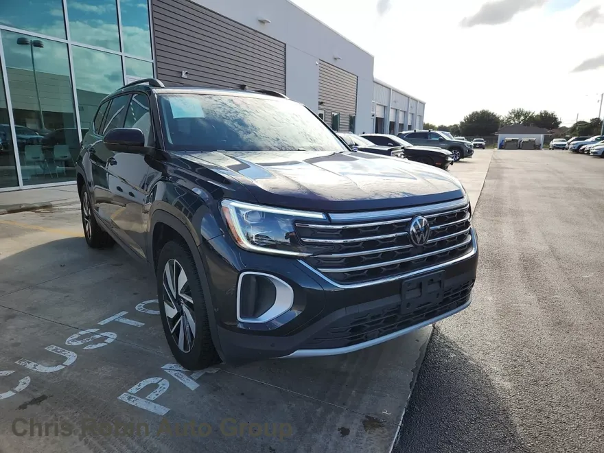 2024 Volkswagen Atlas SE Technology photo 1