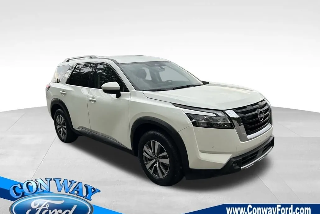 2023 Nissan Pathfinder SL photo 1