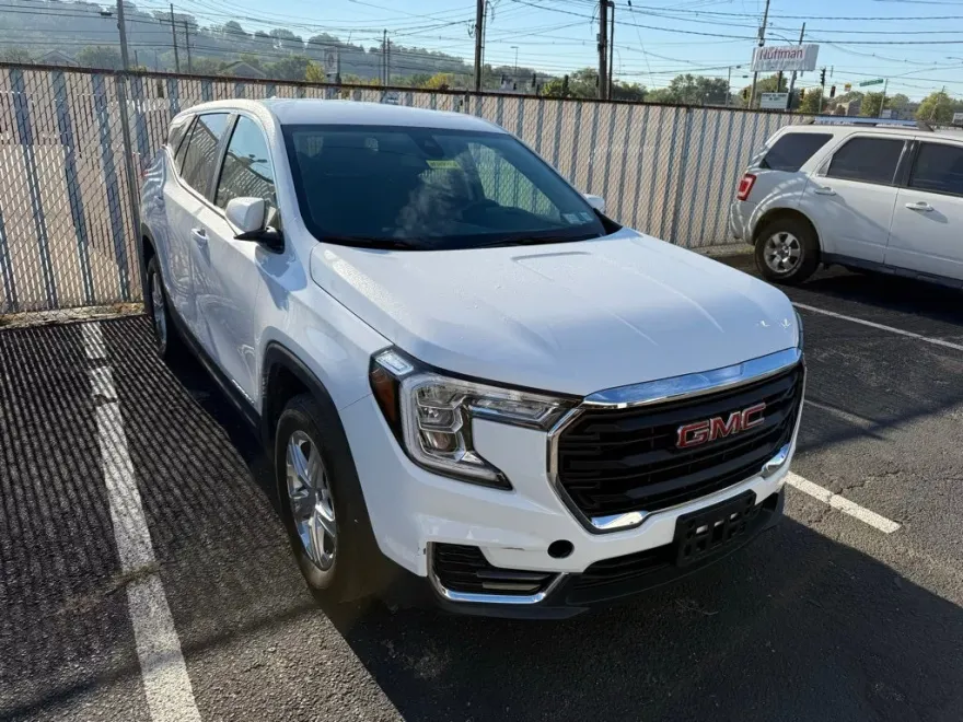 2024 Gmc Terrain SLE photo 1