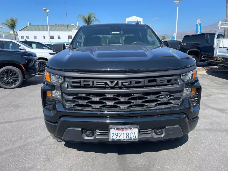 2024 Chevrolet Silverado 1500 Custom photo 1