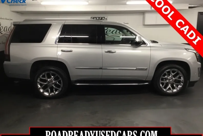 2017 Cadillac Escalade Luxury photo 1