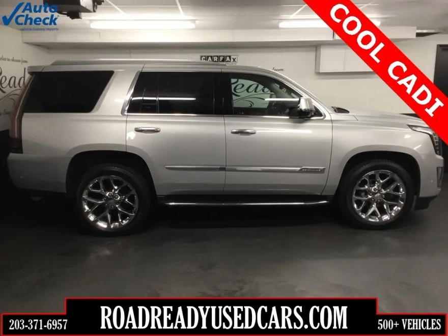 2017 Cadillac Escalade Luxury photo 1