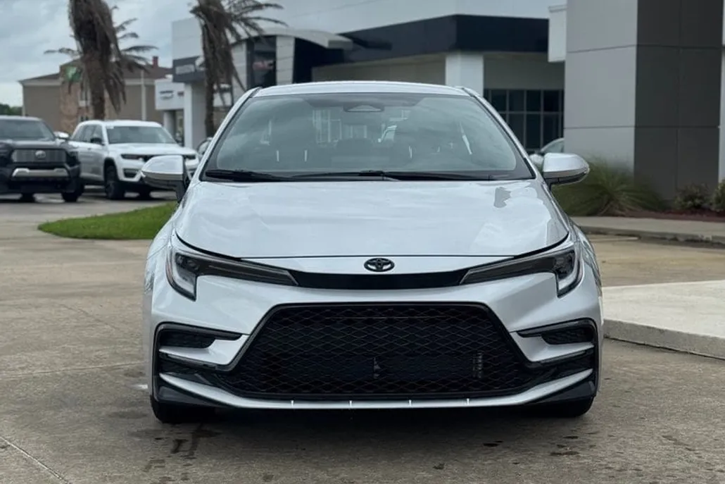2025 Toyota Corolla SE photo 1