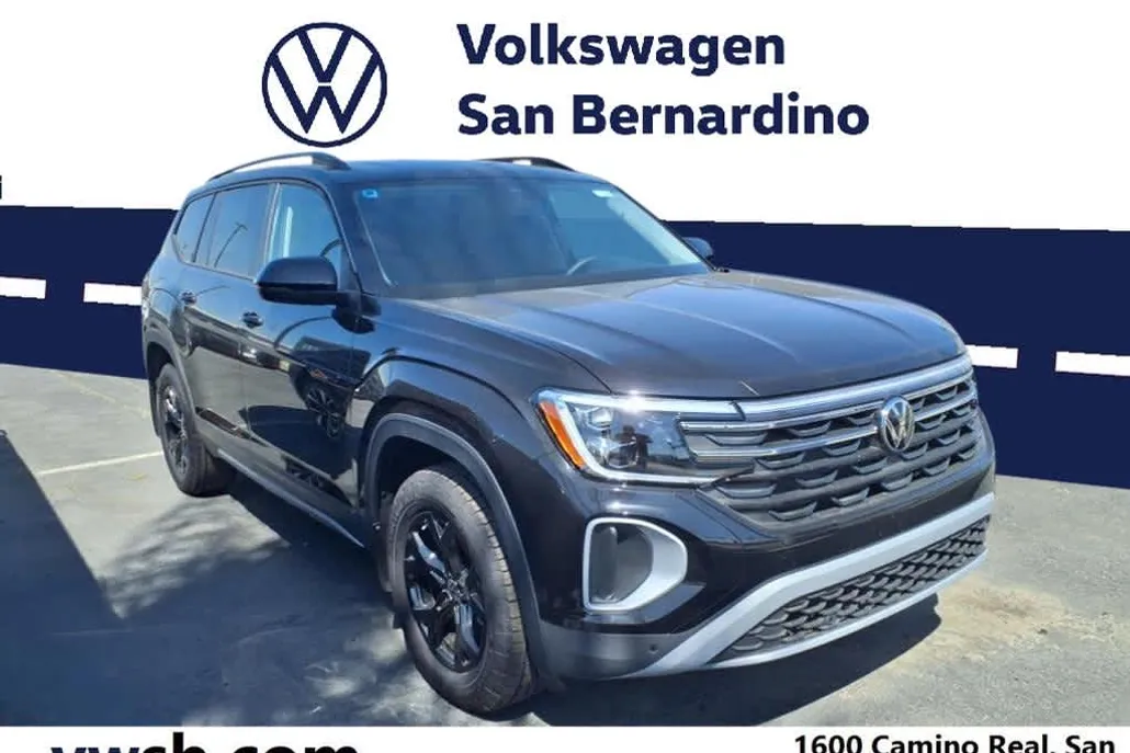 2025 Volkswagen Atlas Peak Edition SE photo 1