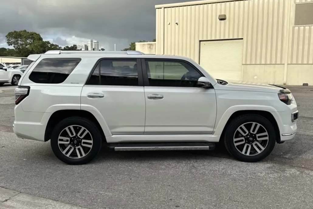 2023 Toyota 4Runner Limited photo 1