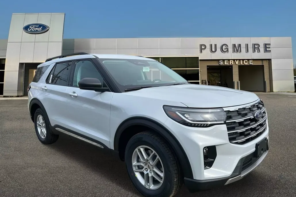 2025 Ford Explorer photo 1
