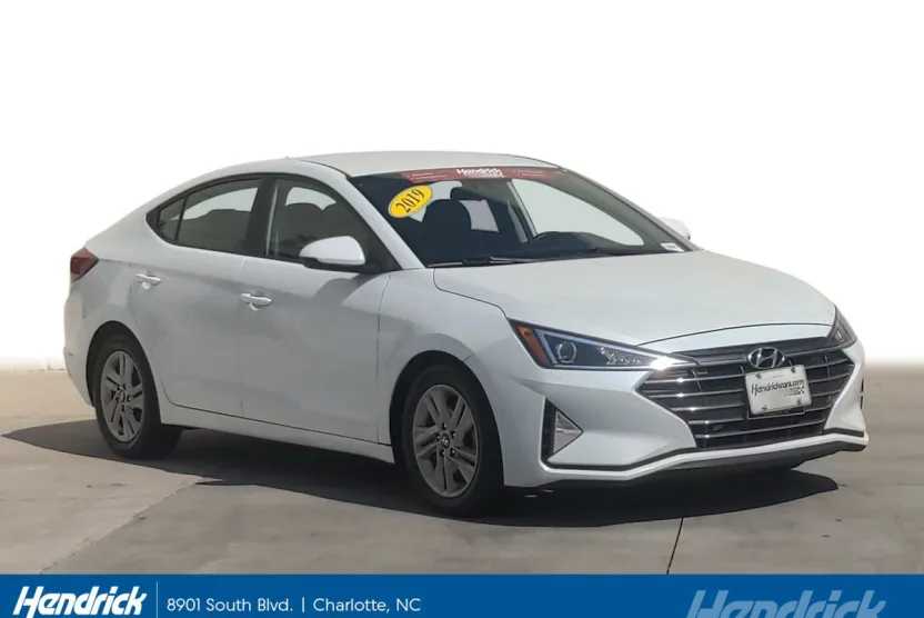 2019 Hyundai Elantra SEL photo 1